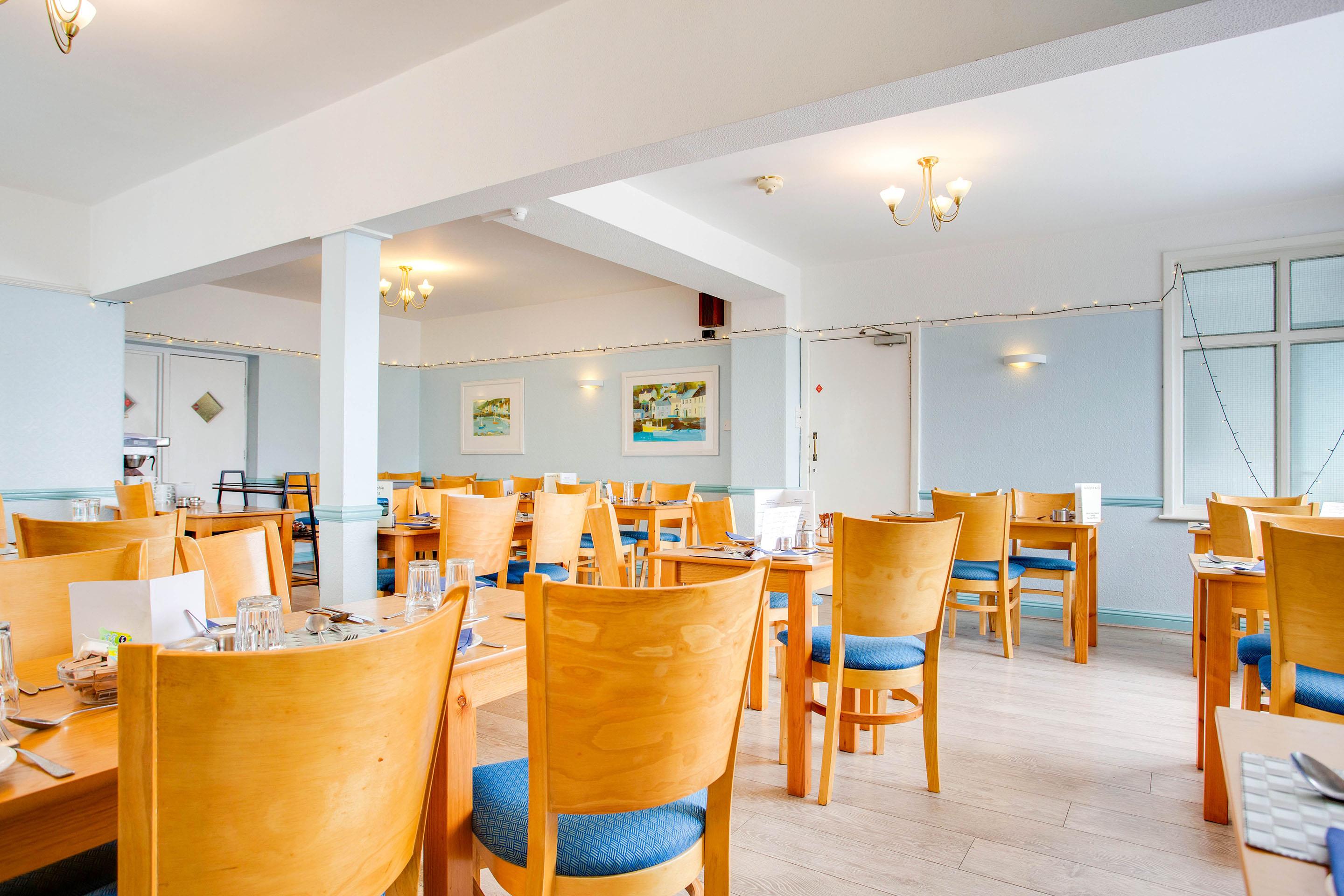 Oyo Godolphin Arms Hotel